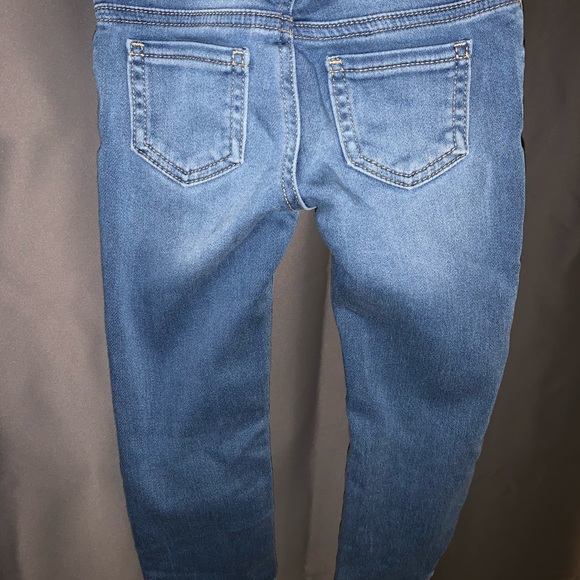 Cat & Jack 4T girls jeans - Picture 2 of 3